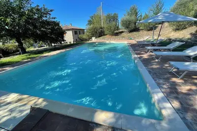 Image de Todi By The Pool/Sleeps 10/Exclusive Pool/Walk To Todi 4 Kms/Restaurant 0. 5 Kms