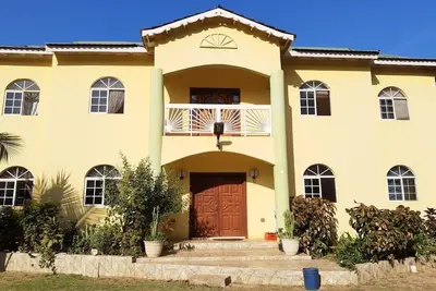 Image de Looking for the perfect get away! ! ! ! Sutherland Tip-Top Rentals