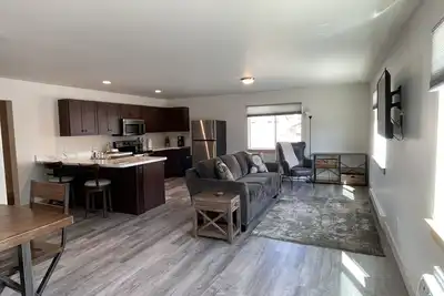 Image de Yellowstone Retreat Rentals Uc: two blocks from Yellowstone!