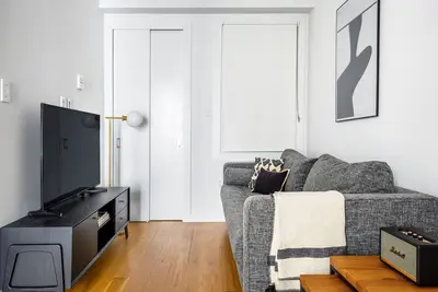 Image de Ideal, Quiet SoHo 1br w/ W/D, New Appliances, by Blueground
