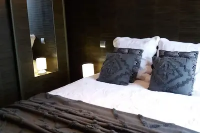 Image de Magnifique appartement dans résidence de caractère avec piscine