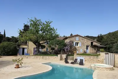 Image de Charming air-conditioned cottage 2/4 pers. Swimming pool and Jacuzzi