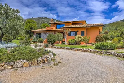 Image de Beautiful Villa With Swimming Pool And Private Park