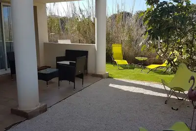 Image de Appartement entier Rdc T3 Hyères, 150 m de la mer