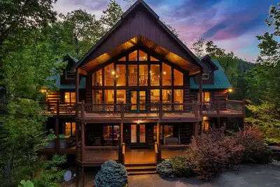 Image de Luxury 5br Sleeps 18!