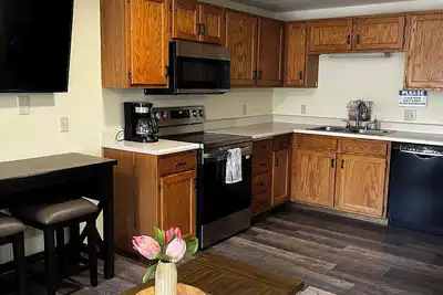 Image de ParkWay Yellowstone Guest House\nYellowstone Riverside studio #6