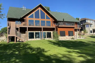 Image de Stunning, relaxing home on Lake Carlos perfect for your vacation