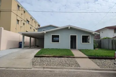 Image de Entire House w/ 2 kitchens & private dock with direct access to Laguna Madre