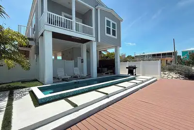 Image de El Tesoro a Beautiful 3 Bedroom 2 Bath Marathon Home w/ Private Pool & Dock