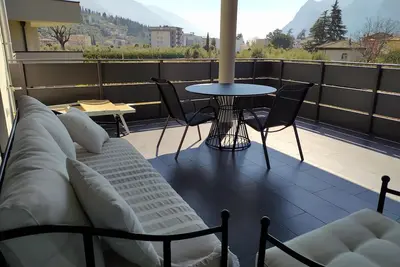 Image de Bright apartment, near the lake, large terrace with view, a/c, garage