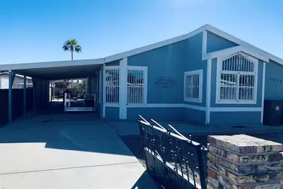 Image de Sunny Yuma Vacation House