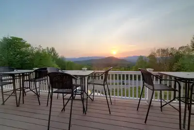 Image de Enjoy all the outdoors has to offer or a restful retreat to rejuvenate!