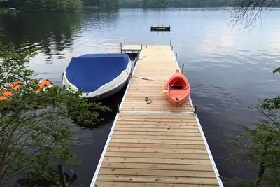 Image de Charming Cottage on Quiet and Scenic Raymond Pond