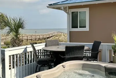 Image de 47 Steps to the Beach, Hot Tub and Ocean Views! !