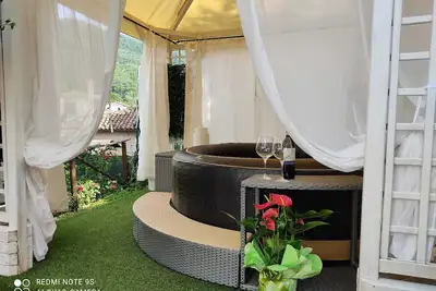 Image de Detached House With Private Garden