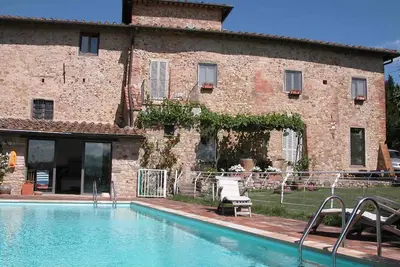 Large country house with private pool in Chianti
