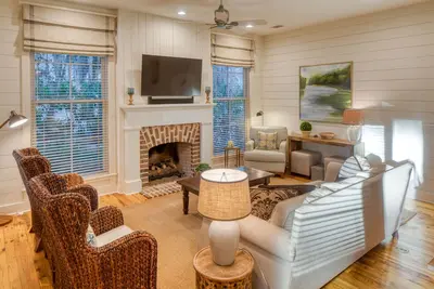 The Bungalow - Wilson Village 4 Bedroom Home