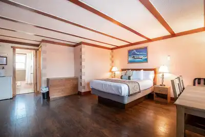 Image de Sea Dreamer - 1 Bedroom Suite with 1 King and 1 Queen Bed at Wanderlust Inn, Pet Friendly