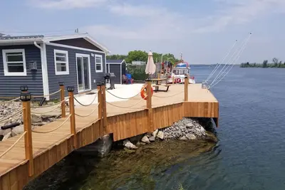 Image de Built in 2020, Steps to the Majestic St Lawrence River