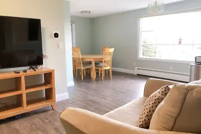 Image de Easy access! 1br, 5 min walk to T train, easy access to Highway