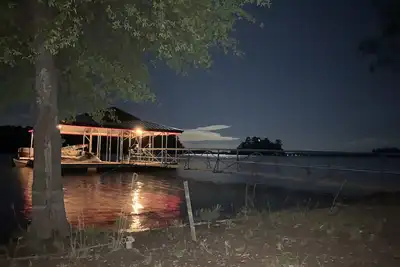 Image de LakeHouse avec Dock au Strom Thurmond / Clark Hill, près de Augusta Géorgie 8 couchages