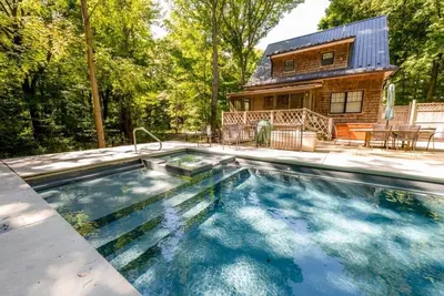 Image de Gorgeous Lake View Home with Private Pool and Hot Tub! Pool Open Late!