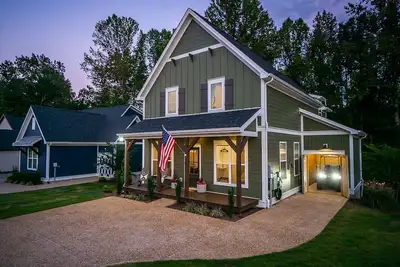 Image de Lake Side Retreat at The Reserve w/ Golf Cart