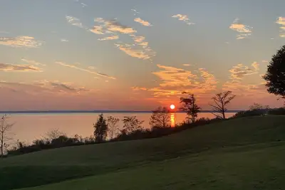 Image de Luxury Riverfront Condo w/ sunrise & sunset views