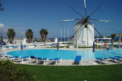 Image de Windmill Hill A04, 2 bed ground floor A/C and Wi-Fi, close to beach/ town