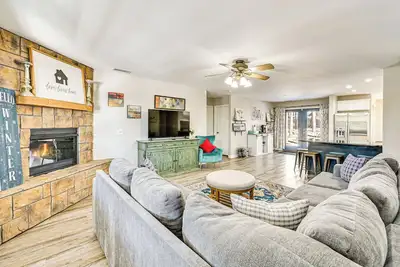 Image de 1 Mi to Nau: High-Country Home w/ Gorgeous Views!