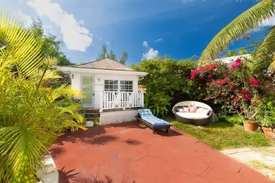 Image de Garden Cottage - Oceanfront -