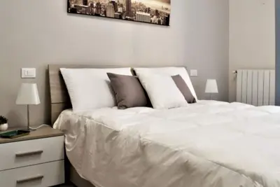 Image de HomeLovers Bright and white house Porta Venezia Metro Station