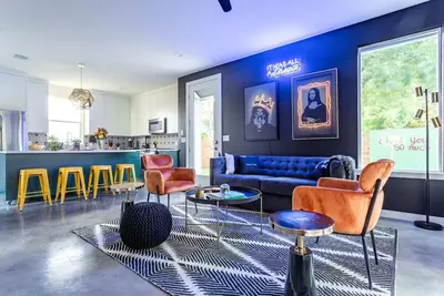 Image de Electric Disco Den—6-Min Walk to Rainey St