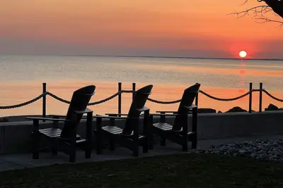 Image de Cozy Lake front Retreat