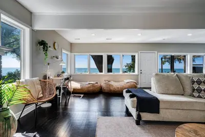 Image de The Rose Cottage: on the Lake - Stay with Us!