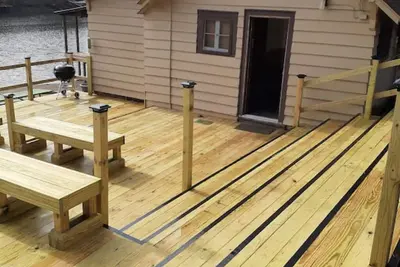 Image de Lakeside Large One Bedroom Cottage (#1) With Two Beds