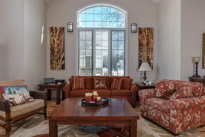 Image de Cobble Creek Lane: Spacious, Gourmet Kitchen, Great for Families
