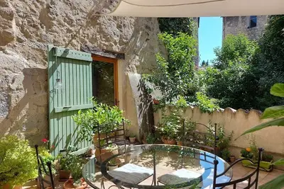Image de Charmant gîte en pierre, du 18ème siècle, rafraîchissant en été, calm