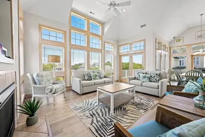 Image de Taproom's Landing: Hot Tub, Community Pool nearby, Close to Beach