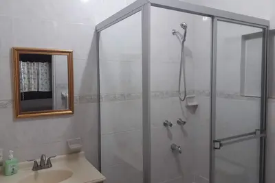 Image de Cosy 2 Bedroomd 2 Bathrooms\nPrivate Beach Access Available 10 minutes away\n