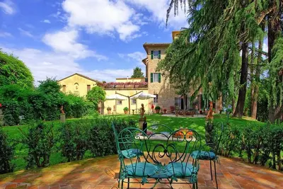 Image de Large Villa in Palaia, Volterra, Pool, children pool, Garten, ideal for families