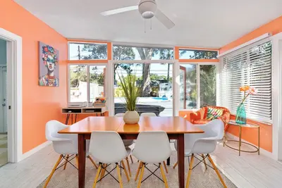 Image de Gulfport Arts District Cottage With Pool