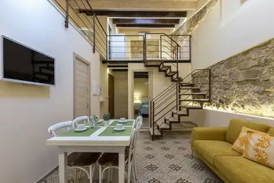 Image de The Theater Suite: Comfort, Position and lots of Light