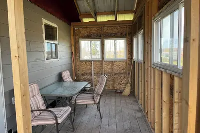 Image de Owl - Cabin at Sunset Bay