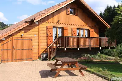 Image de Location de 12 gîtes et 1 chalet pouvant accueillir de 2 jusqu'à 10 personnes.