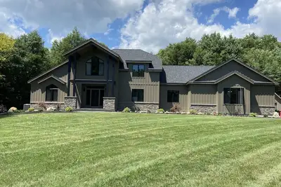 Image de Large 4 br home w htd pool 15 mins to Spac, Saratoga and Belmont Racing\n