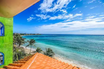 Image de Affordable Penthouse Unit right on the Beach with amazing Ocean Views