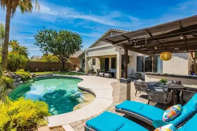 Image de Relax in Paradise - 4 Bed + 2 Bath w/ Gorgeous Heated Private Pool & Spa!