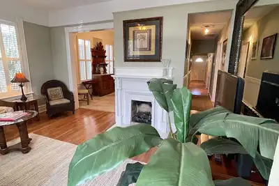 Image de The Gregory House, A Southern Tropical Get Away!