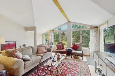 Image de Ski-Cation Duplex w/ Free WiFi, a Wood-Burning Fireplace, & Mountain Views